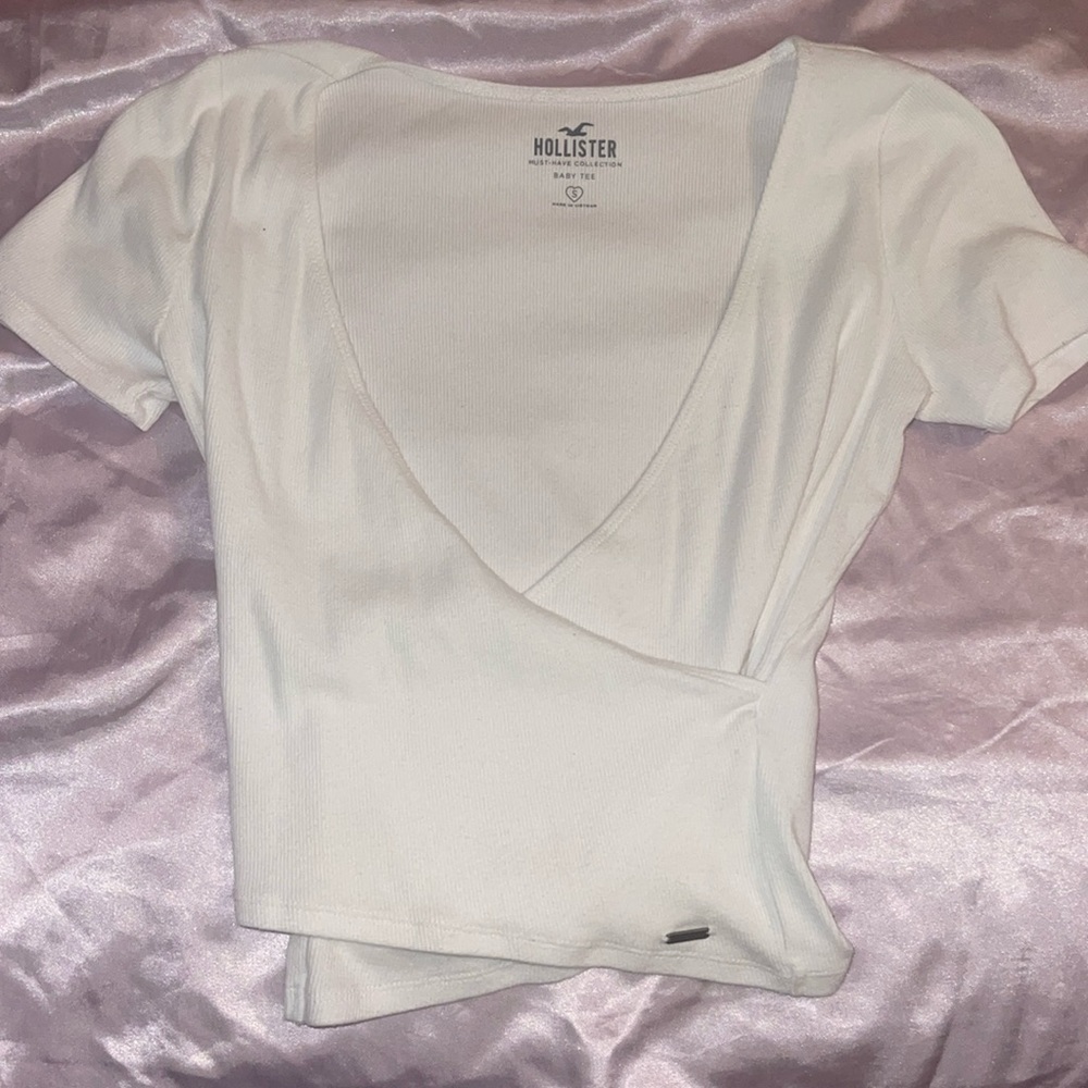 hollister crossover baby tee